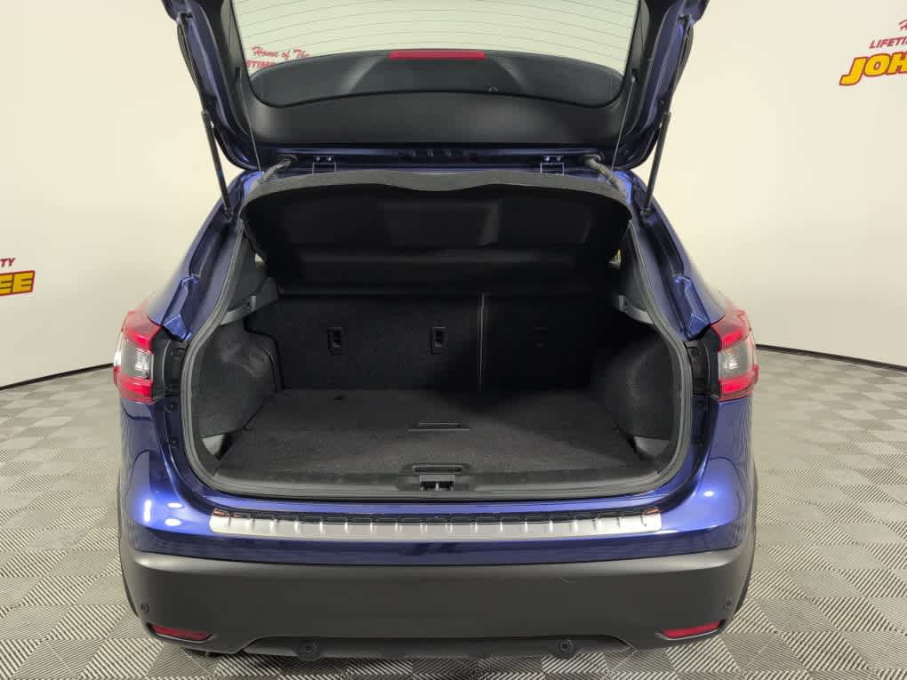 Used 2022 Nissan Rogue Sport SL w/ Premium Package FWD image 5