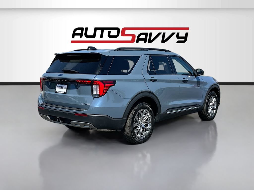 Used 2025 Ford Explorer Active AWD/4WD image 7