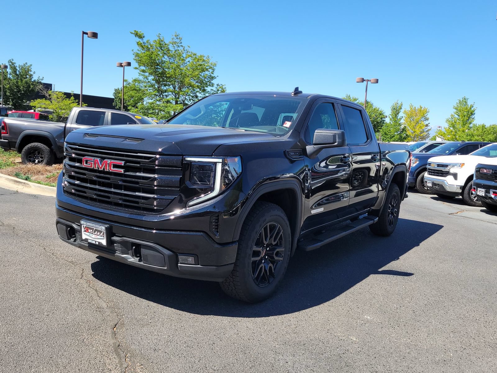 New 2026 GMC Sierra 1500 Elevation w/ X31 Off-Road Package AWD/4WD image 4