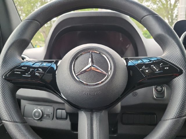 Used 2025 Mercedes-Benz Sprinter 2500 image 24