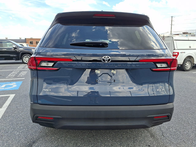 Used 2026 Toyota Grand Highlander AWD image 6