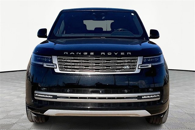 Used 2023 Land Rover Range Rover SE image 3