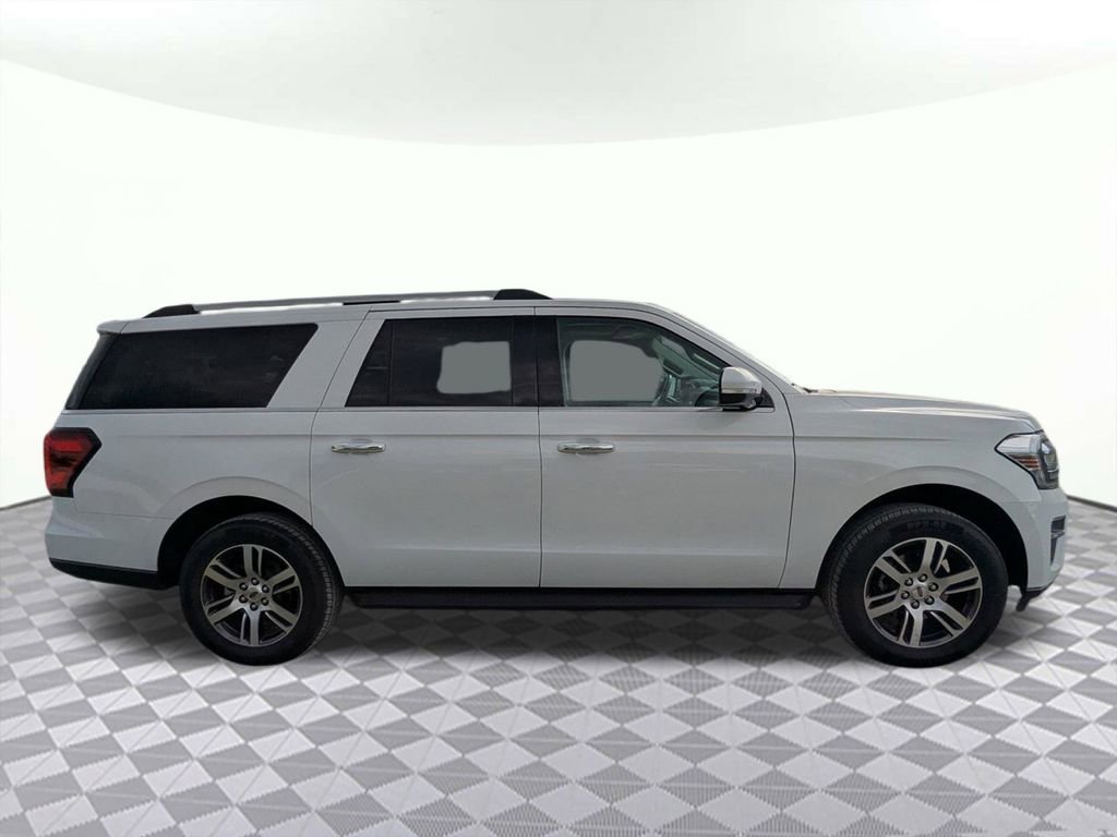 Used 2024 Ford Expedition Max Limited AWD/4WD image 2