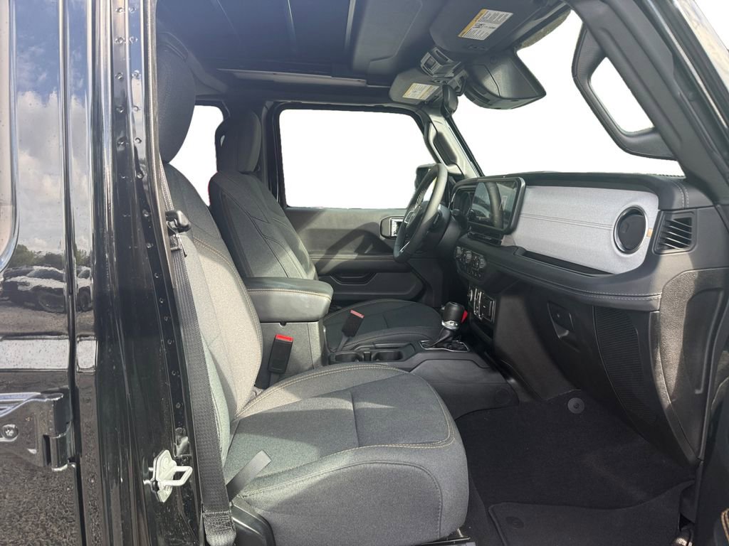 Certified 2025 Jeep Wrangler Unlimited Sahara w/ Safety Group image 15