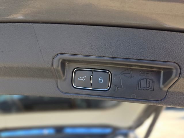 Used 2025 Ford Explorer Active w/ Active Comfort Package image 6