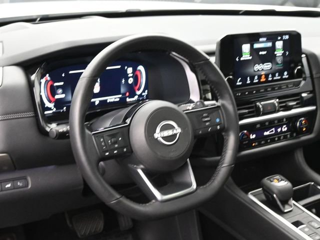 Used 2025 Nissan Pathfinder Platinum w/ Cargo Package FWD image 7