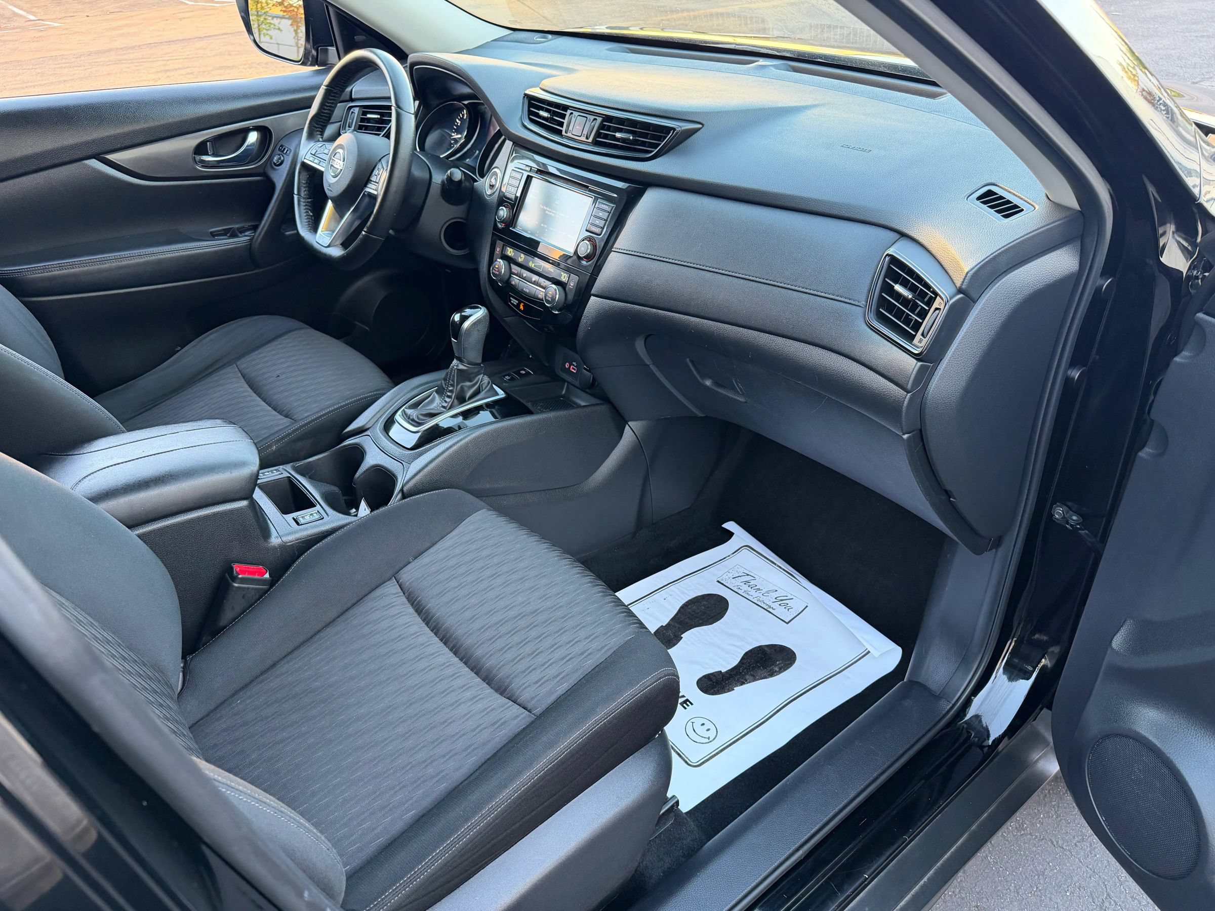 Used 2019 Nissan Rogue SV w/ Premium Package AWD/4WD image 18