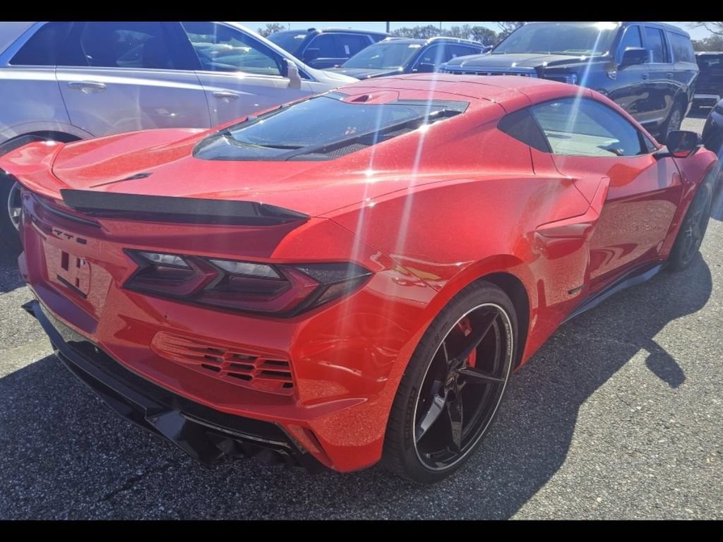 Used 2025 Chevrolet Corvette E-Ray w/ Stealth Interior Trim Package AWD/4WD image 8