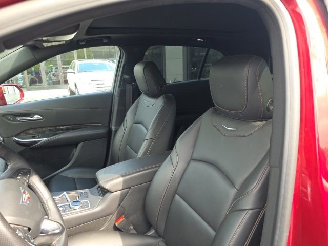 Used 2019 Cadillac XT4 Sport w/ Cold Weather Package AWD/4WD image 13