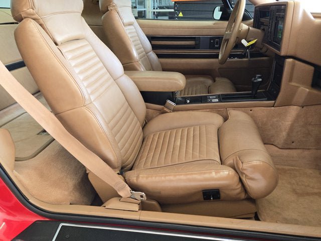 Used 1989 Buick Reatta Coupe FWD image 4