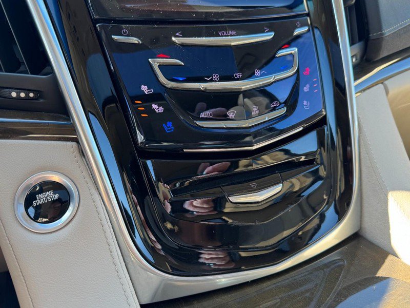 Used 2019 Cadillac Escalade ESV Luxury AWD/4WD image 21