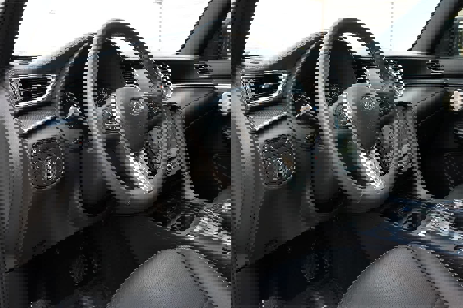 Used 2024 INFINITI QX50 Sport image 16
