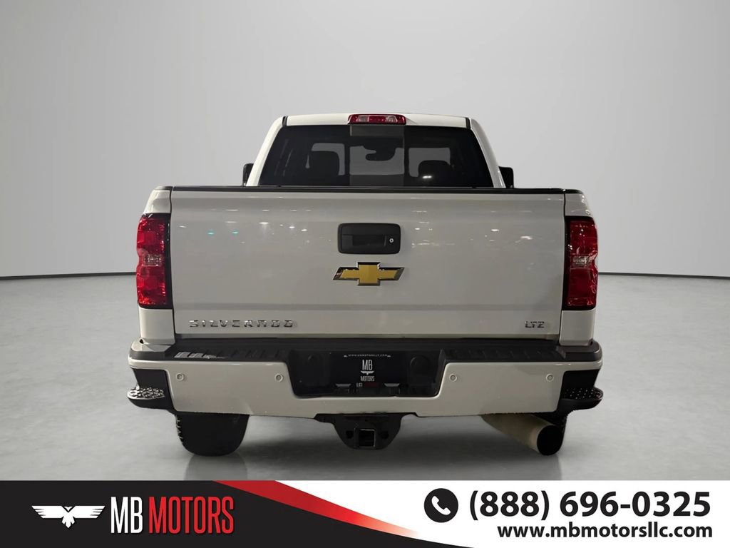 Used 2018 Chevrolet Silverado 3500 LTZ AWD/4WD image 6