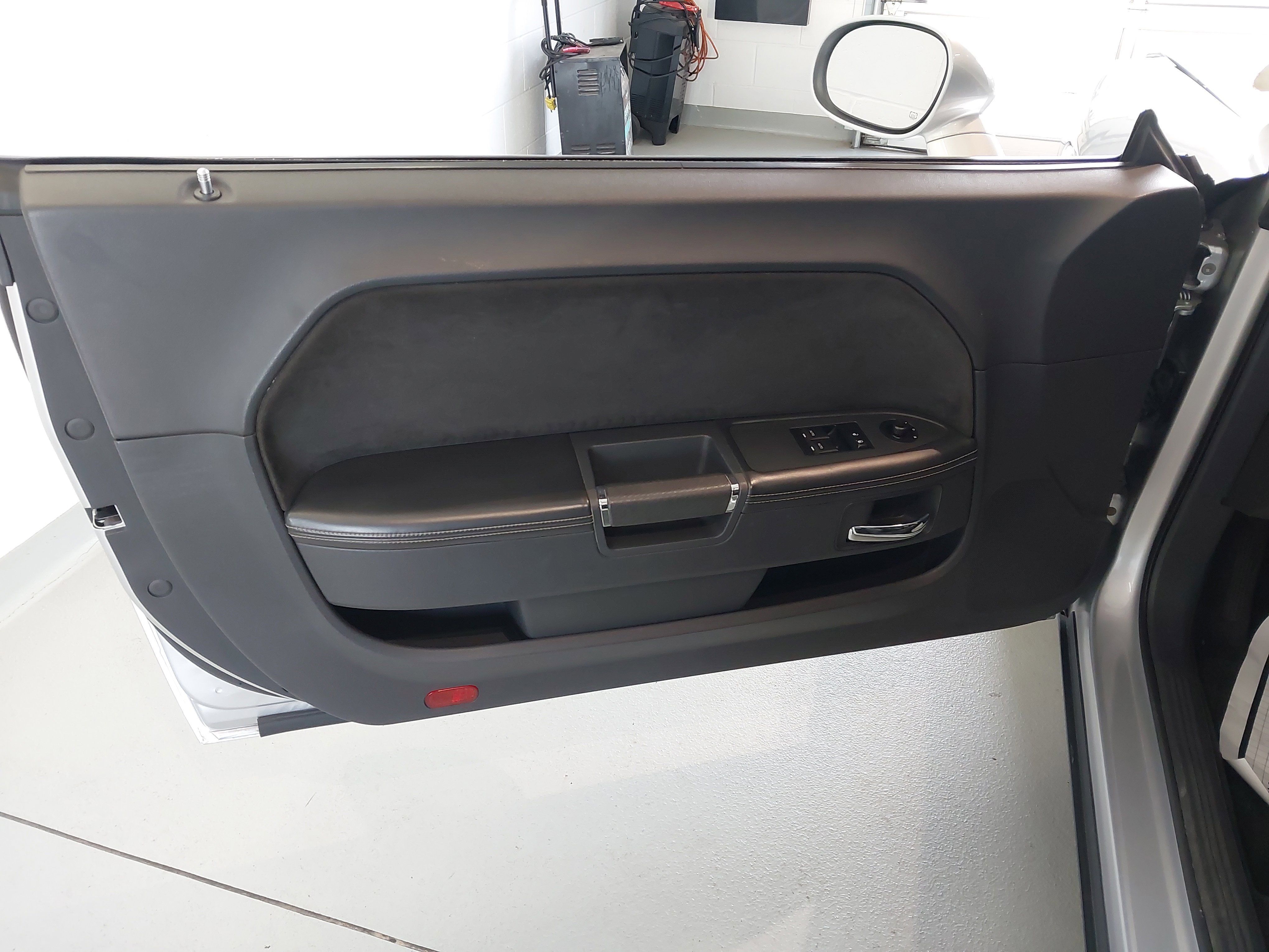 Used 2008 Dodge Challenger SRT8 image 24