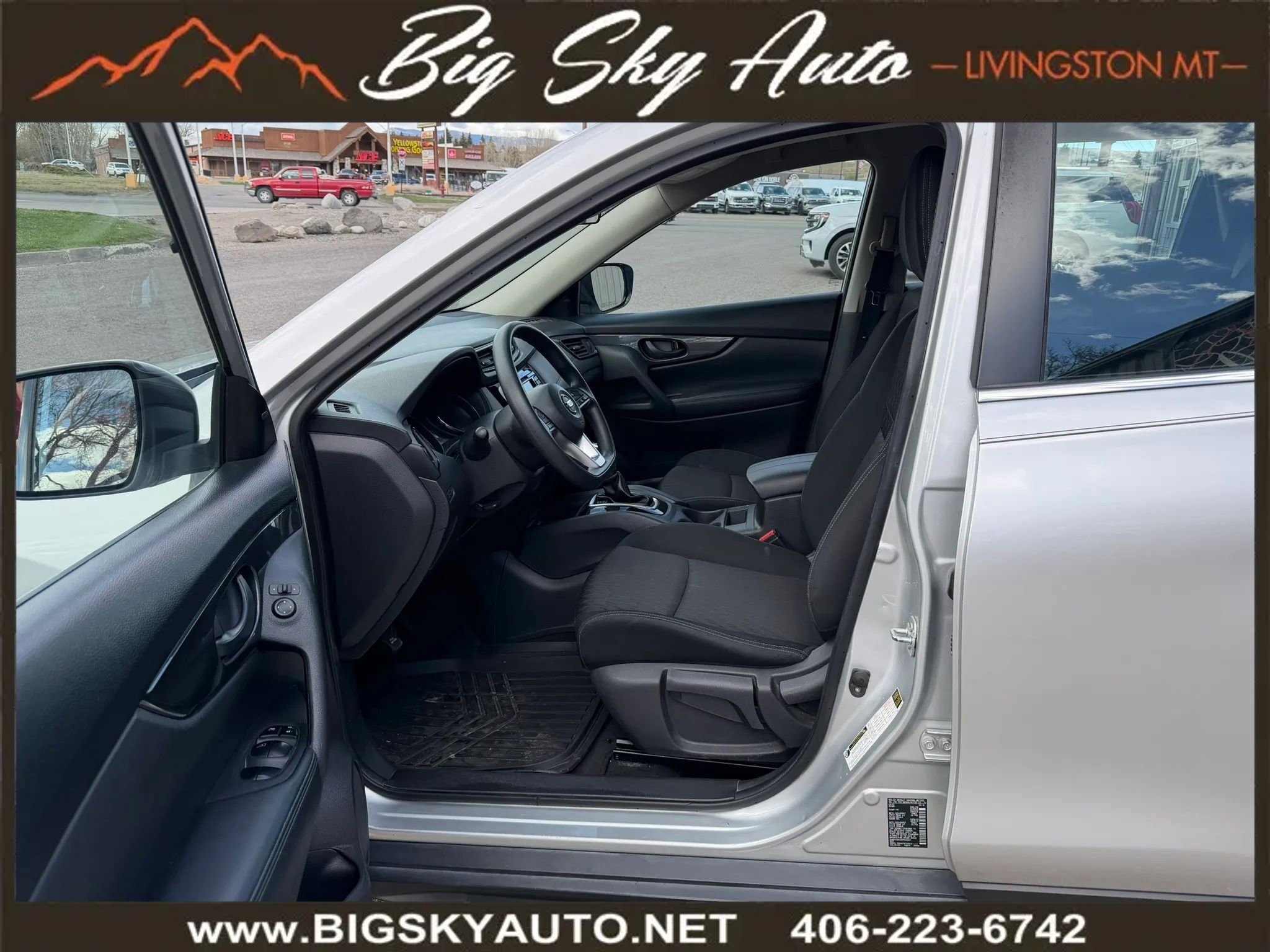 Used 2019 Nissan Rogue S AWD/4WD image 12
