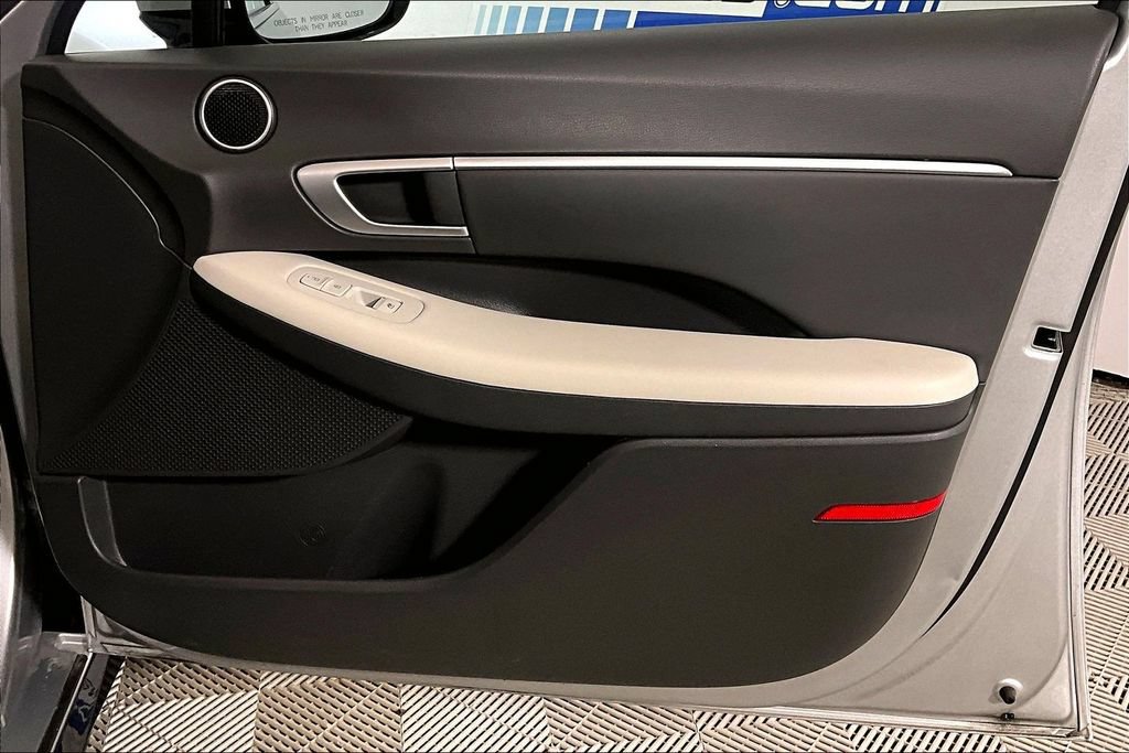 Used 2025 Hyundai Sonata SEL FWD image 18