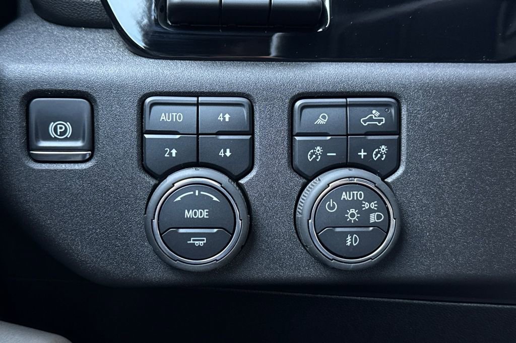 Certified 2025 Chevrolet Silverado 2500 ZR2 w/ Technology Package image 32