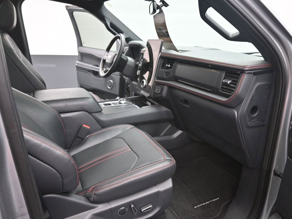Used 2024 Ford Expedition Limited image 26