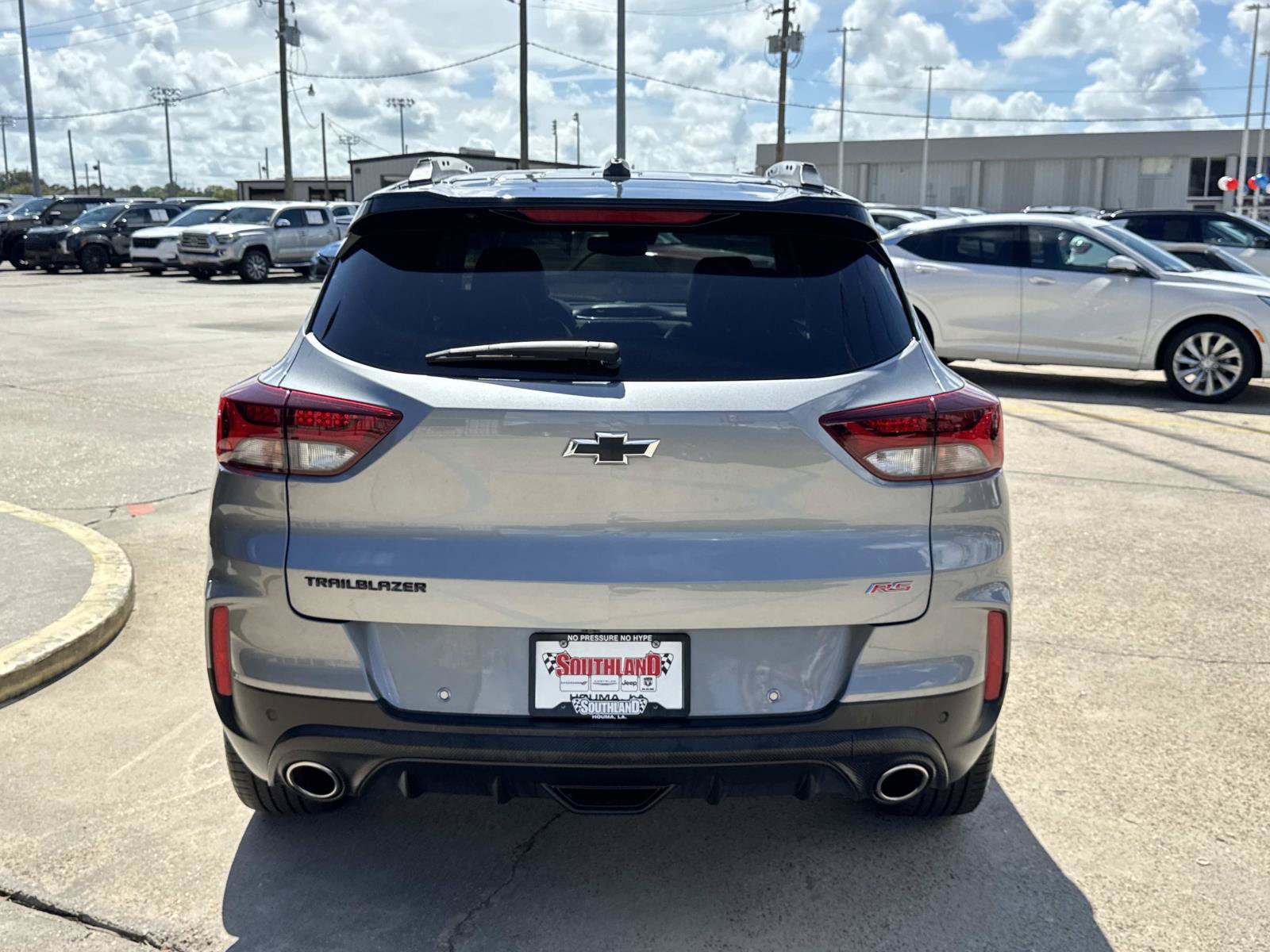 Used 2023 Chevrolet TrailBlazer RS w/ Sun and Liftgate Package FWD image 6