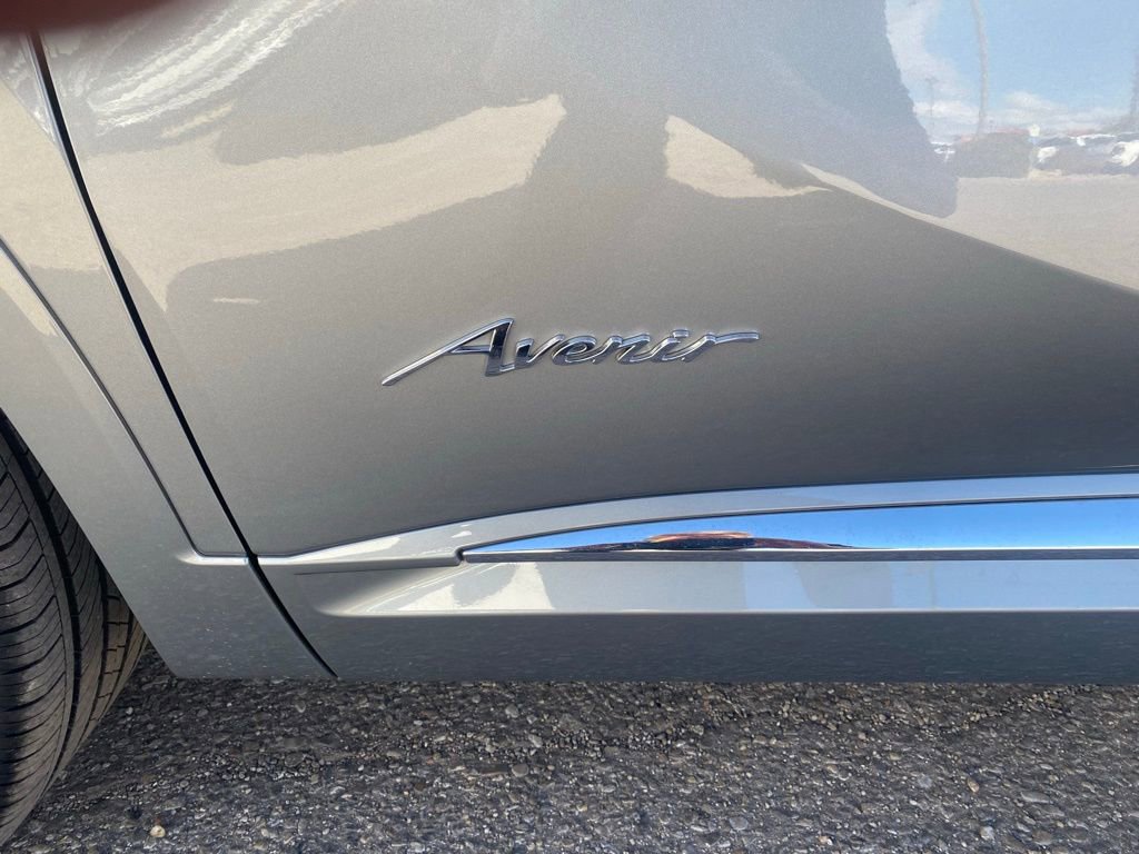 New 2025 Buick Envision Avenir image 9