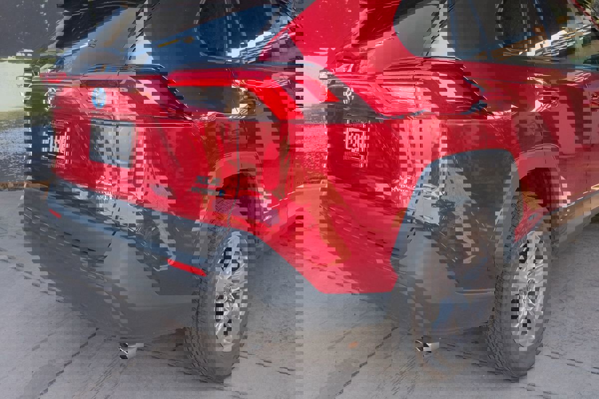 Used 2022 Toyota RAV4 XLE image 38