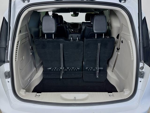 Used 2024 Chrysler Pacifica Select image 26