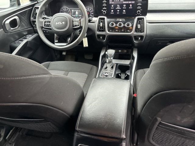 Used 2023 Kia Sorento LX image 37