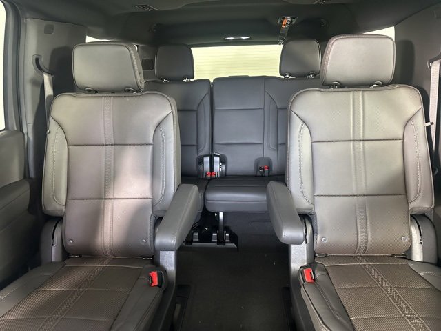 New 2026 Chevrolet Suburban High Country image 18