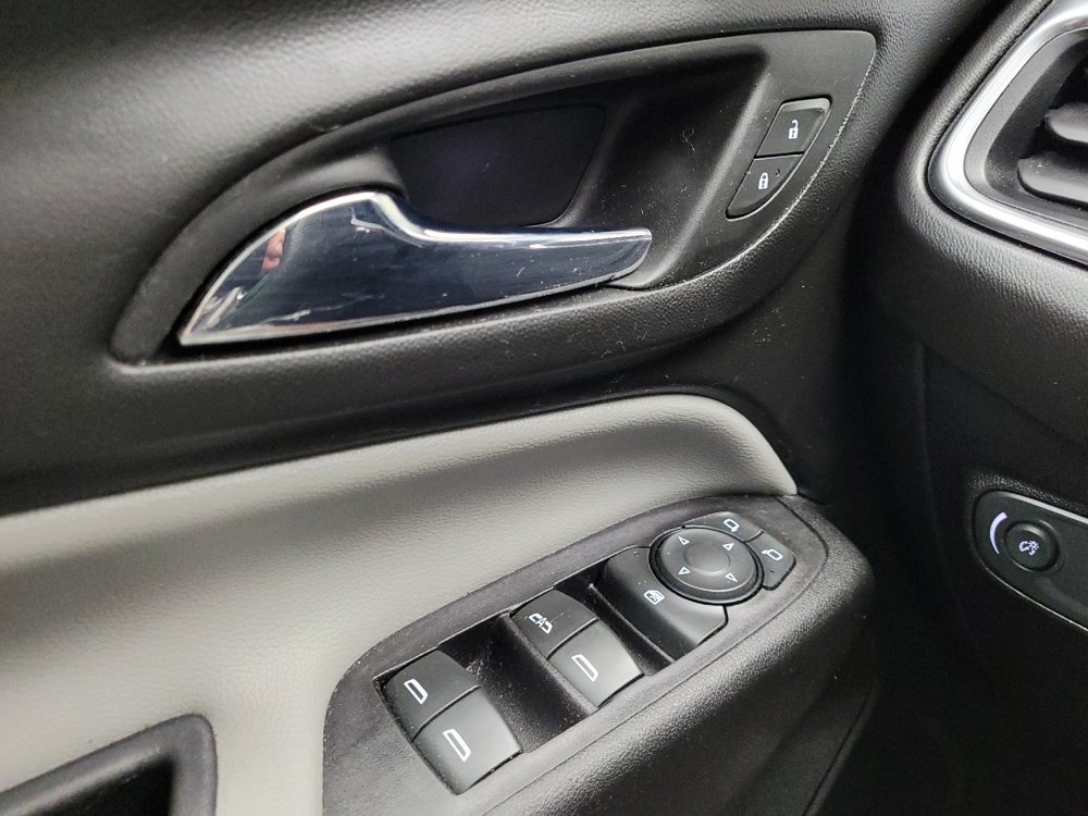 Used 2019 Chevrolet Equinox LS AWD/4WD image 27