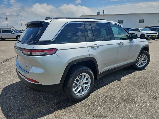 New 2026 Jeep Grand Cherokee Laredo X AWD/4WD image 5