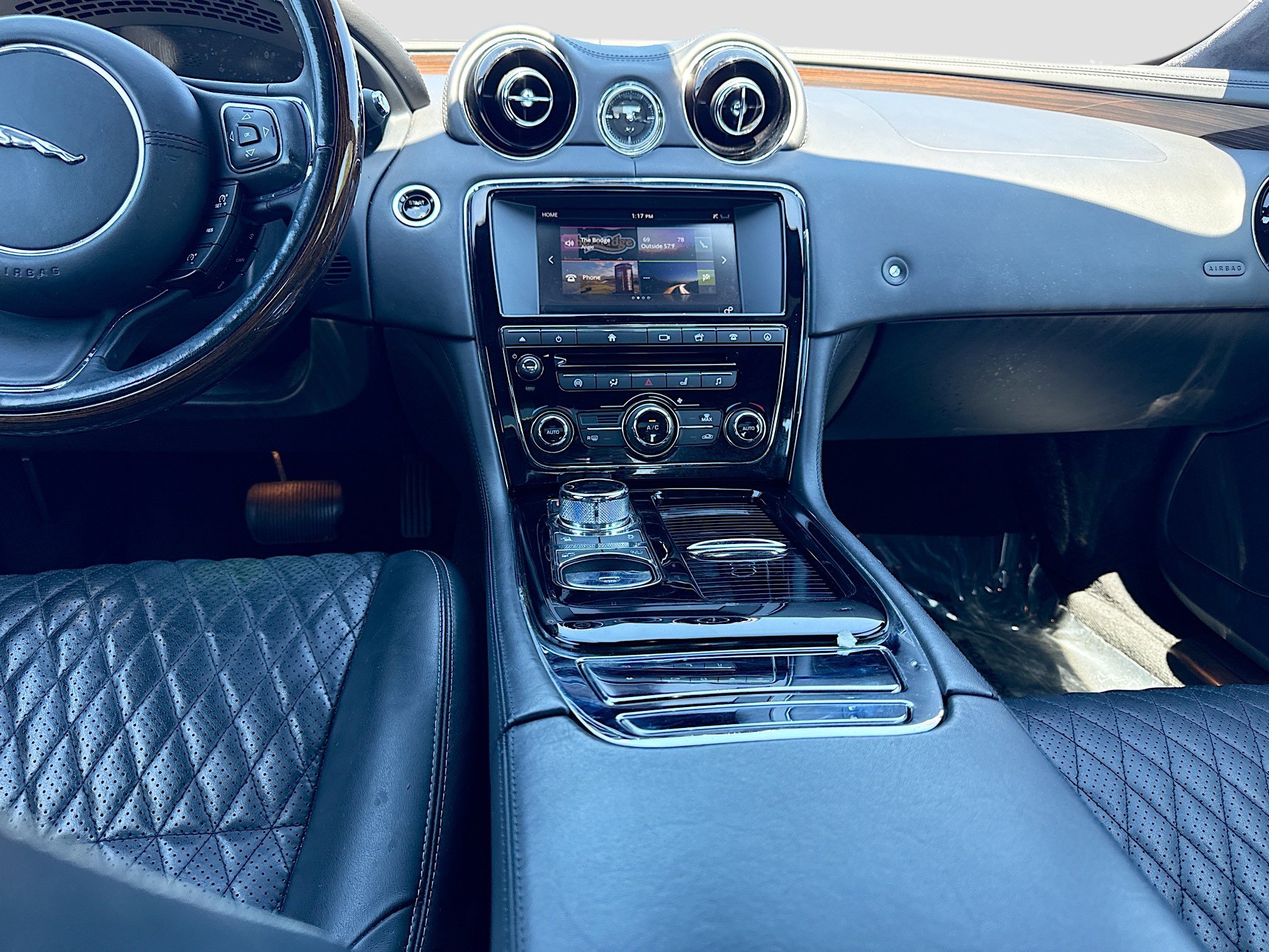 Used 2017 Jaguar XJ L Portfolio image 18