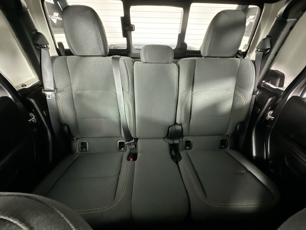 Used 2024 Jeep Gladiator Sport AWD/4WD image 13