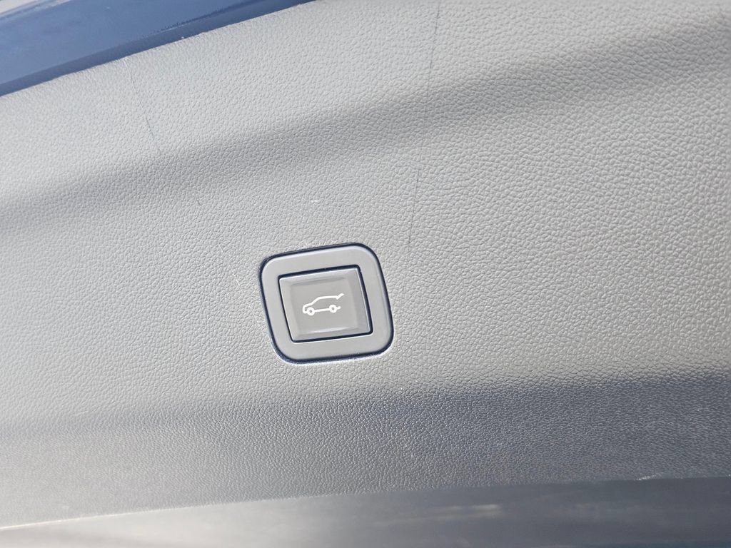 Used 2021 Chevrolet Tahoe RST AWD/4WD image 17