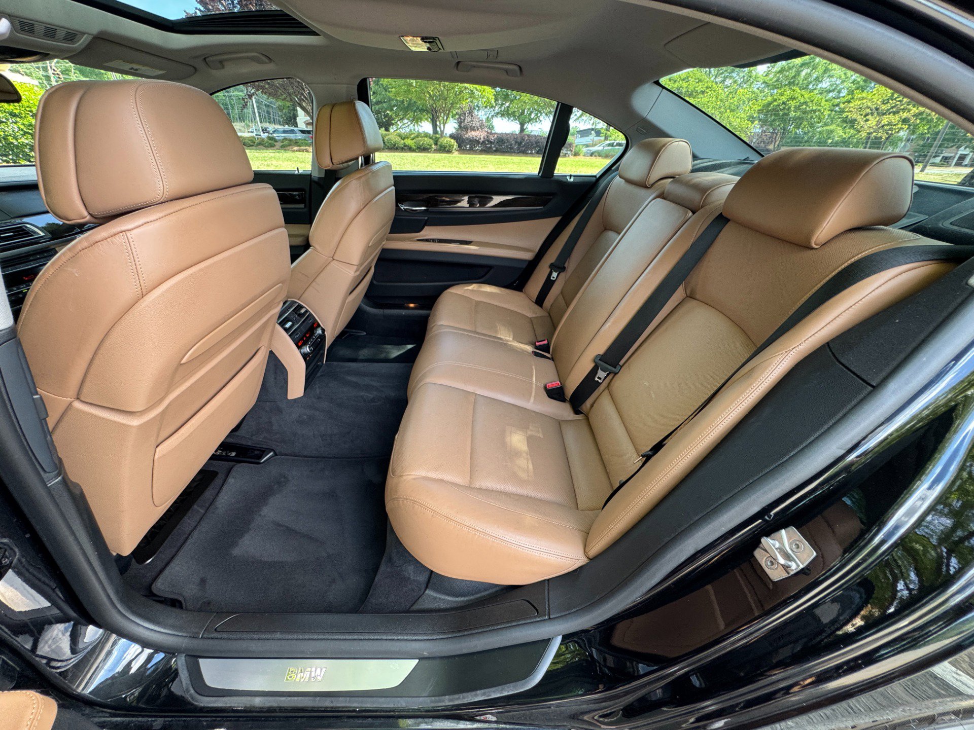 Used 2012 BMW 750Li image 40