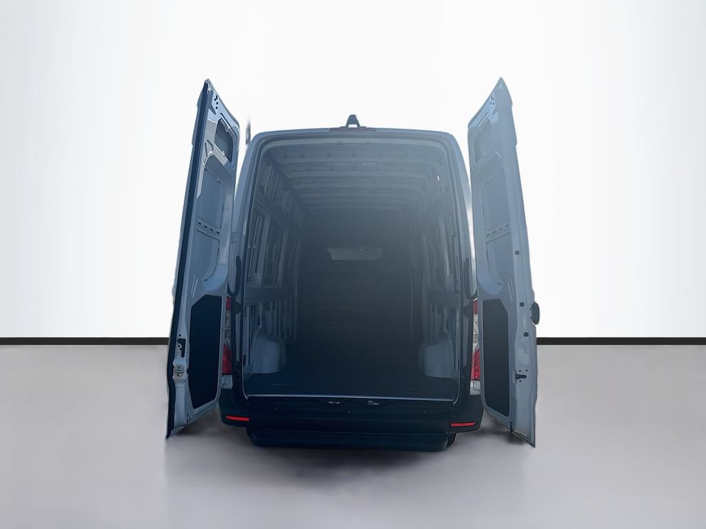 New 2025 Mercedes-Benz eSprinter 170 Cargo image 9