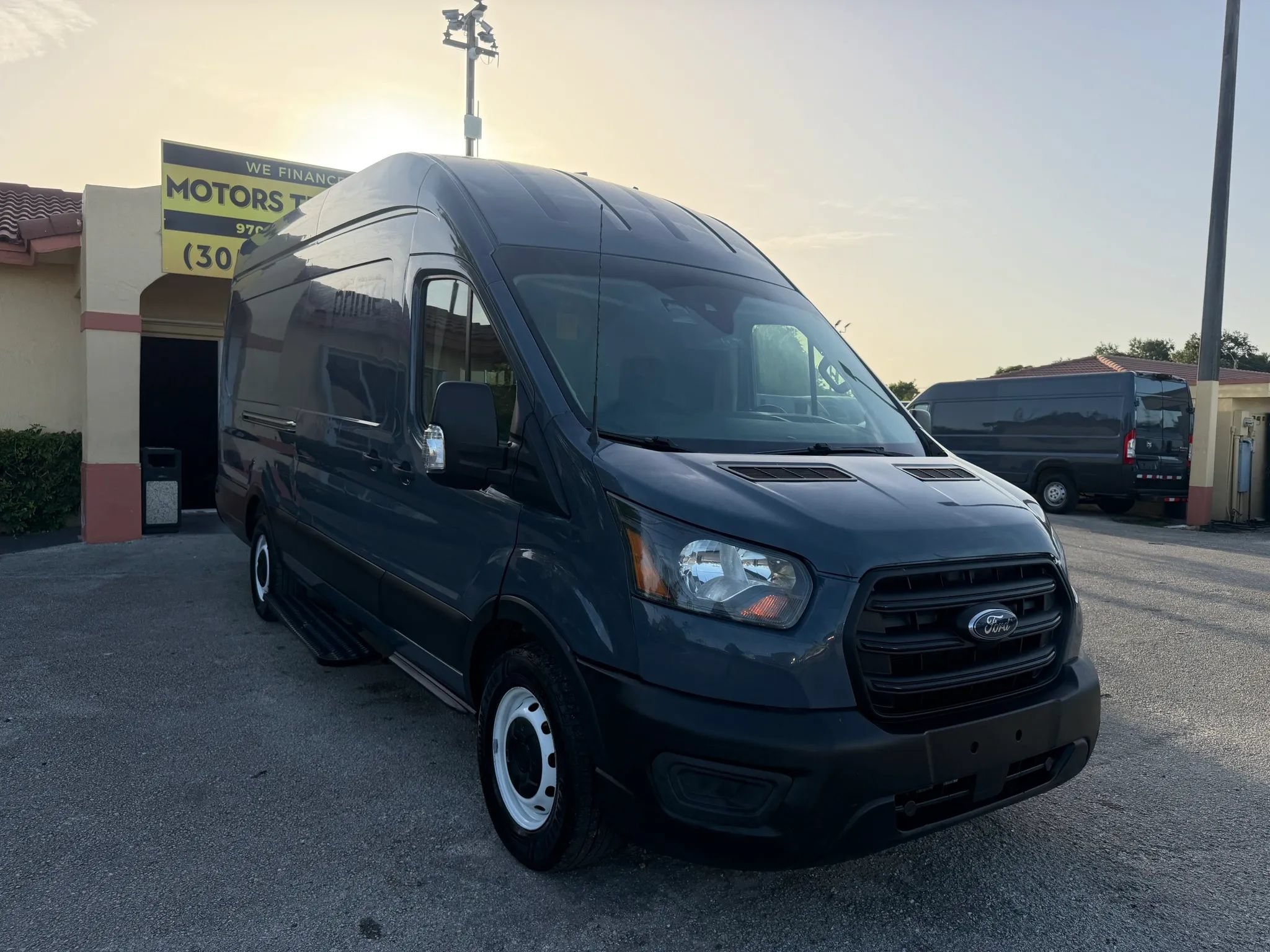 Used 2020 Ford Transit 250 148 High Roof Extended RWD image 9