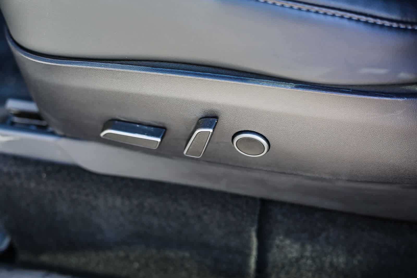 Used 2022 Tesla Model Y Long Range AWD/4WD image 19