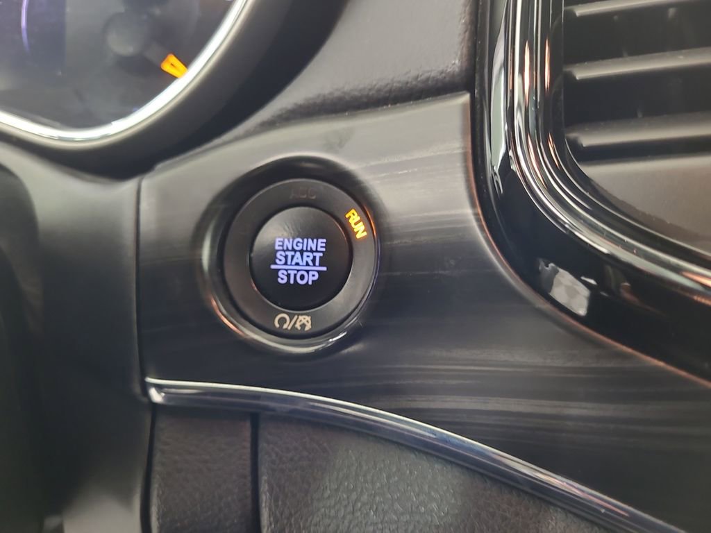 Used 2020 Jeep Grand Cherokee Limited AWD/4WD image 15