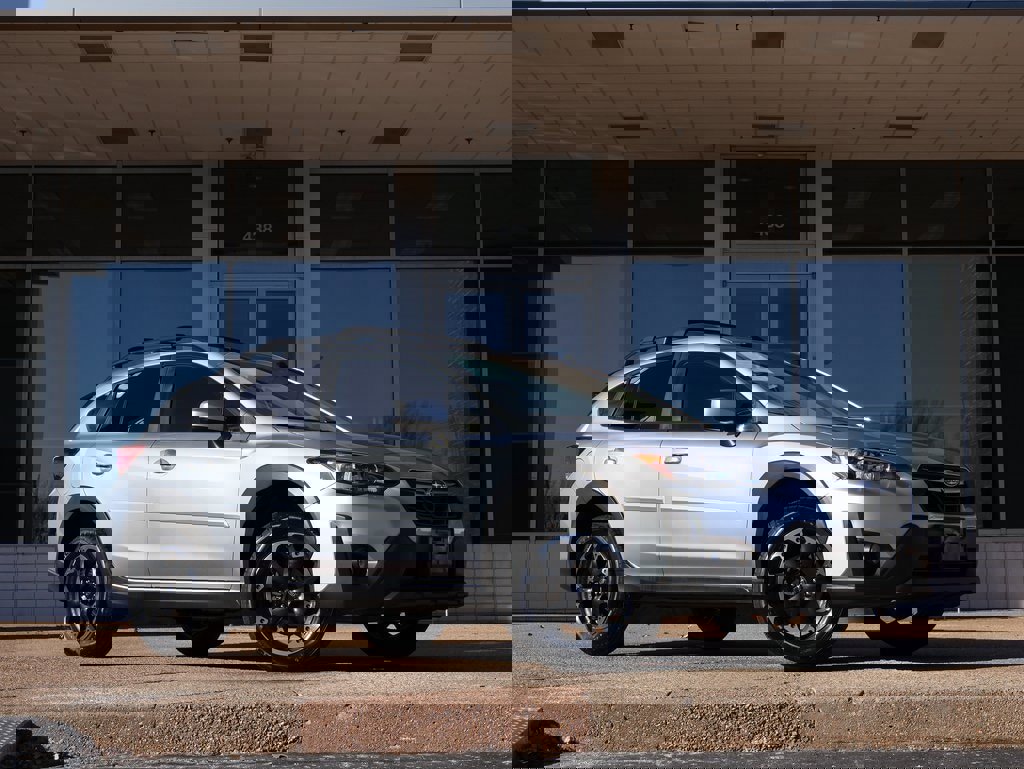 Used 2023 Subaru Crosstrek 2.0i Premium image 2