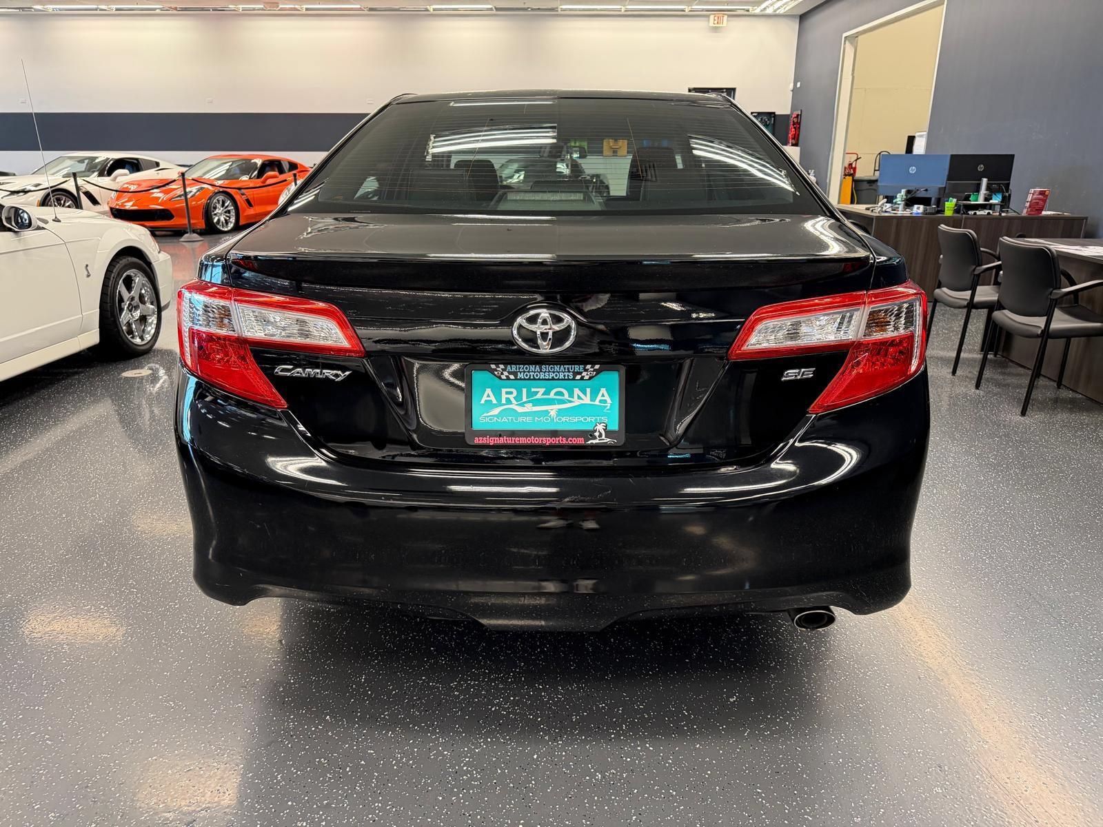 Used 2012 Toyota Camry SE FWD image 5