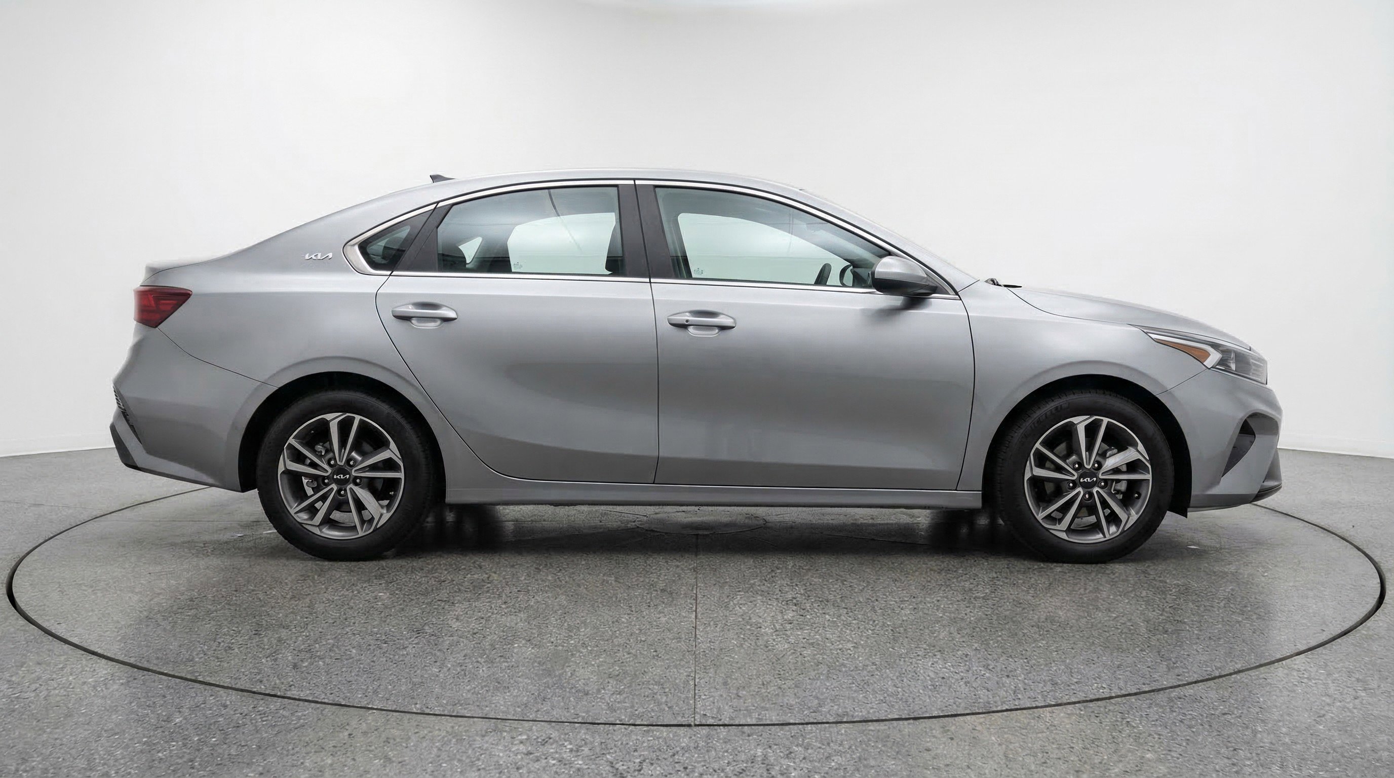 Used 2024 Kia Forte LXS image 11