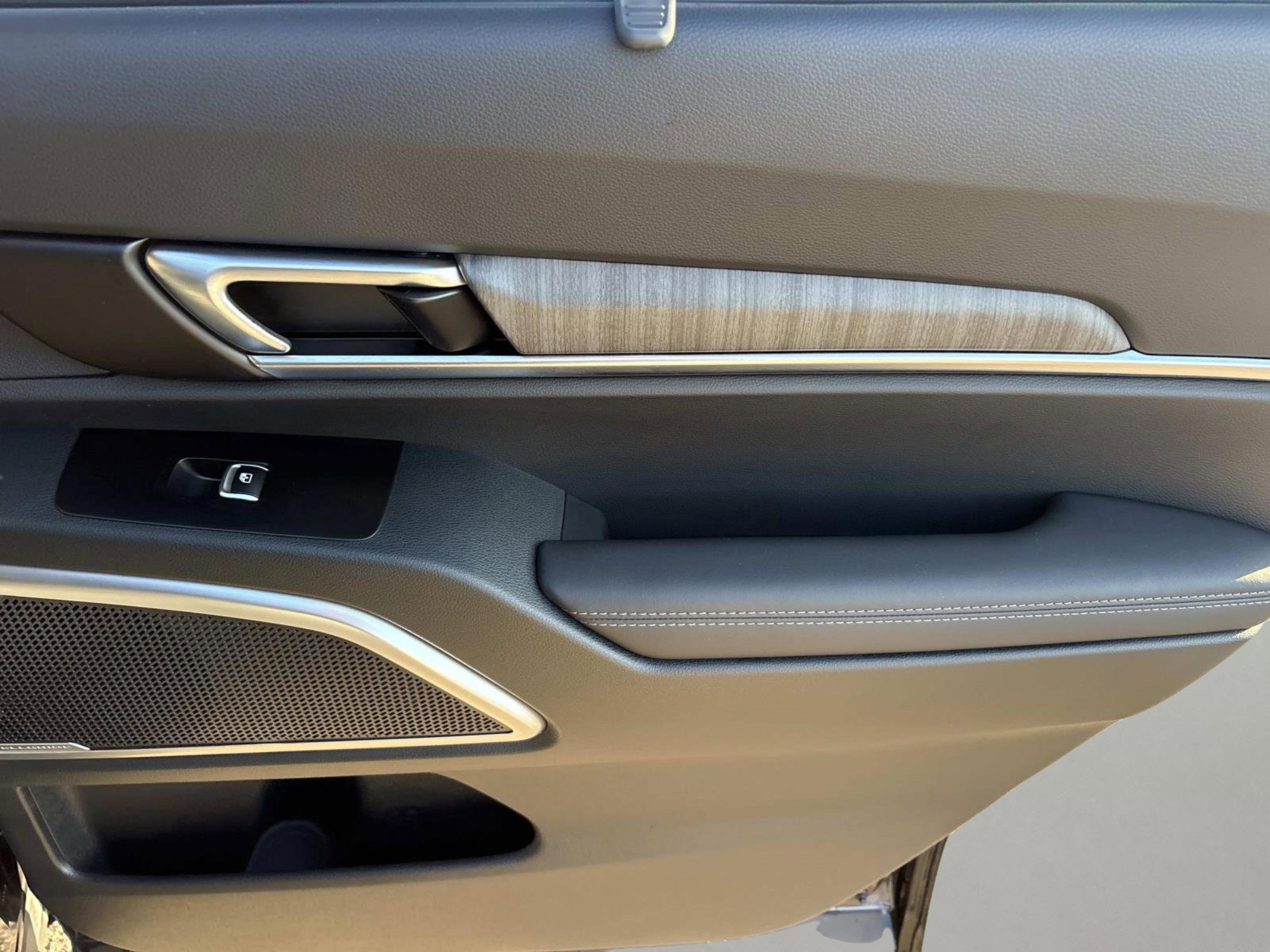 Used 2025 Kia Telluride EX image 15