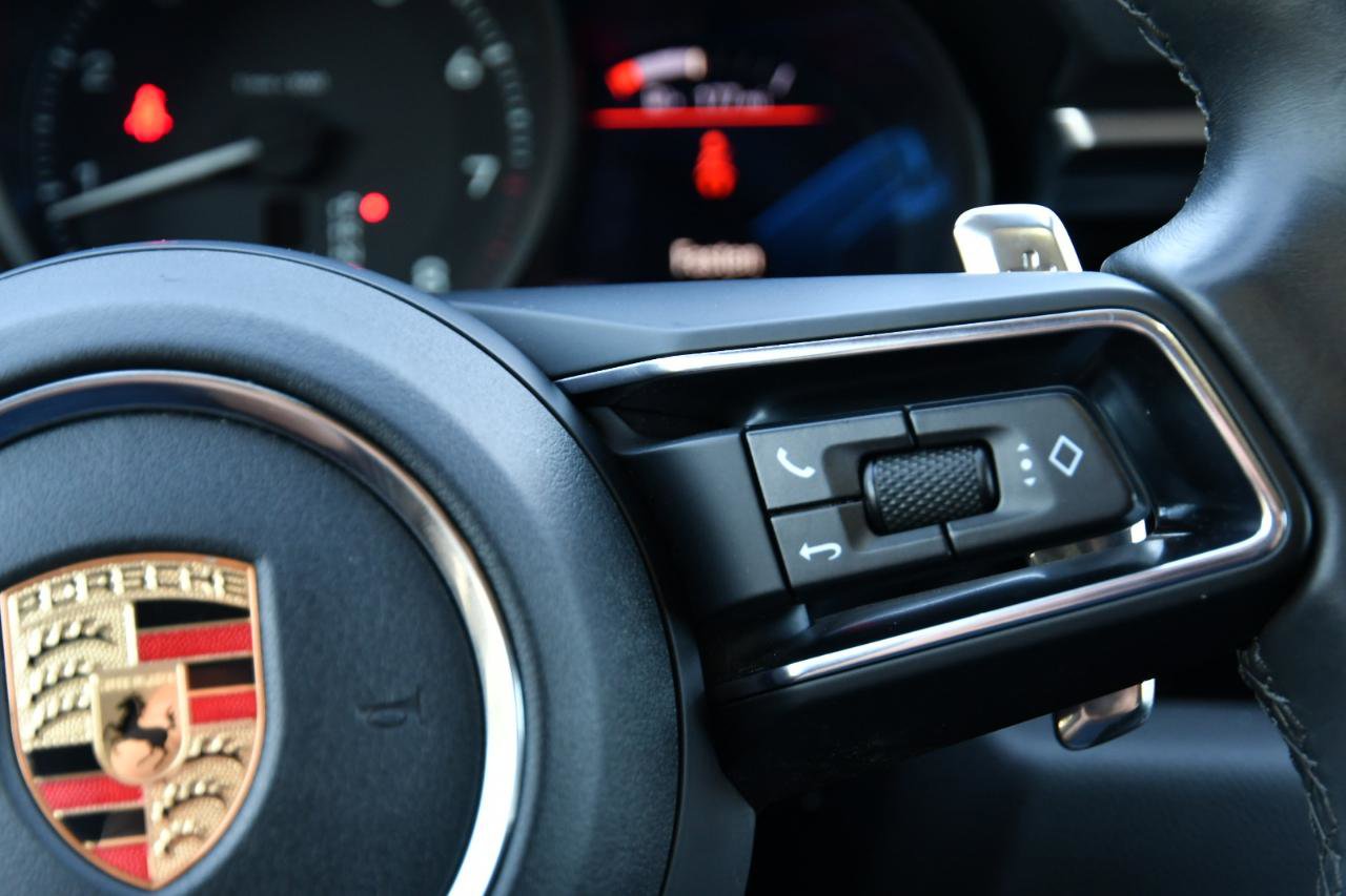 Used 2024 Porsche Macan image 10