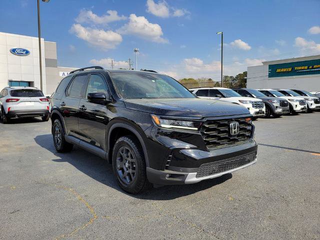 Used 2025 Honda Pilot TrailSport image 8