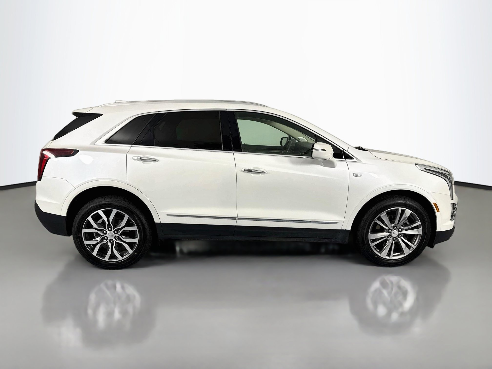 Used 2021 Cadillac XT5 Premium Luxury AWD/4WD image 4