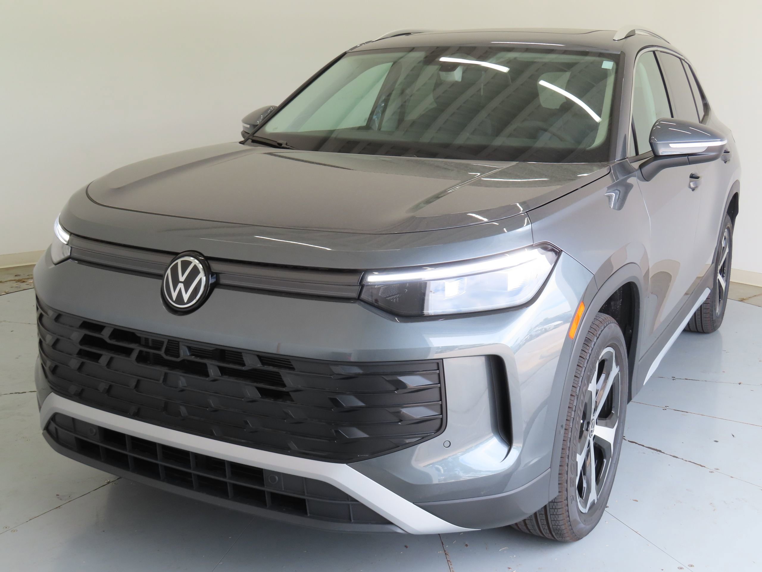New 2026 Volkswagen Tiguan SE AWD/4WD image 7