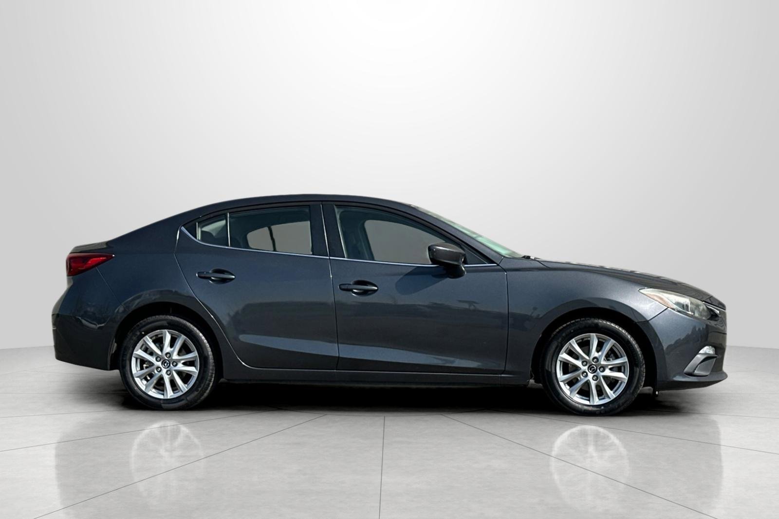 Used 2016 MAZDA MAZDA3 i Sport w/ Preferred Equipment Package image 4
