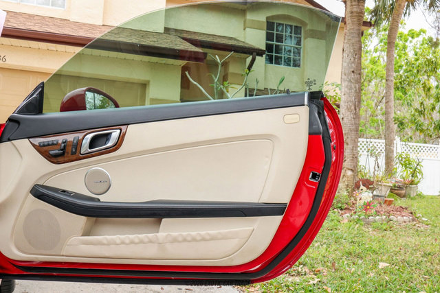 Used 2015 Mercedes-Benz SLK 250 image 45