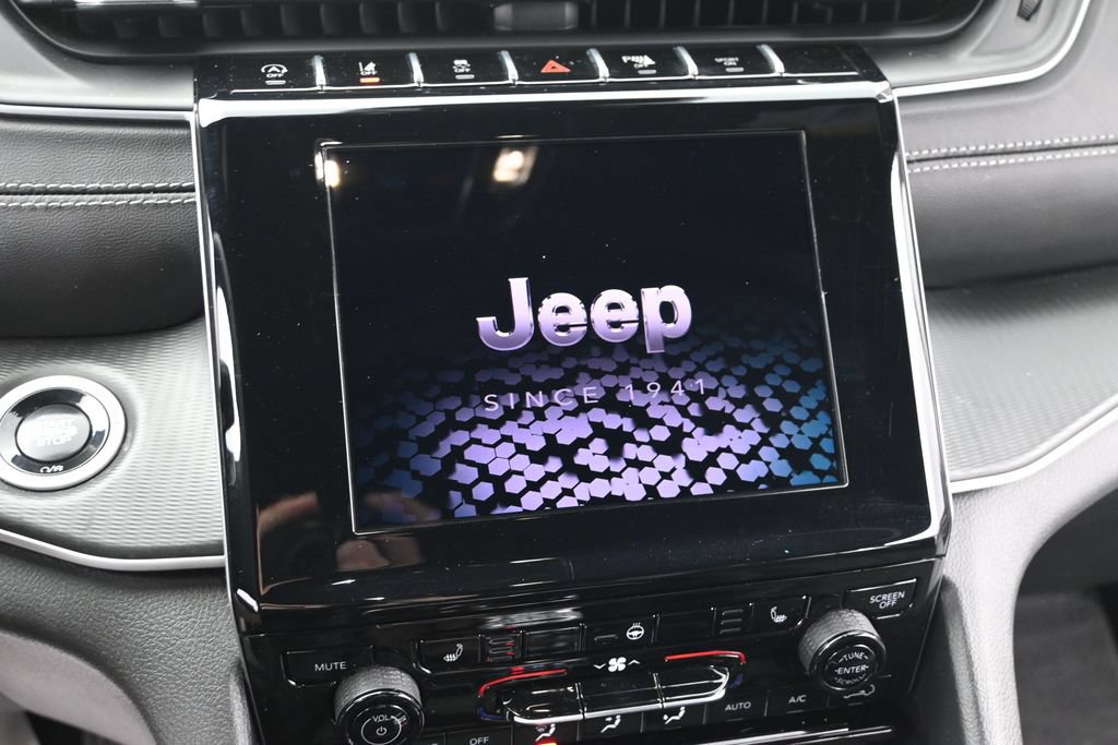 Used 2025 Jeep Grand Cherokee L Laredo AWD/4WD image 29
