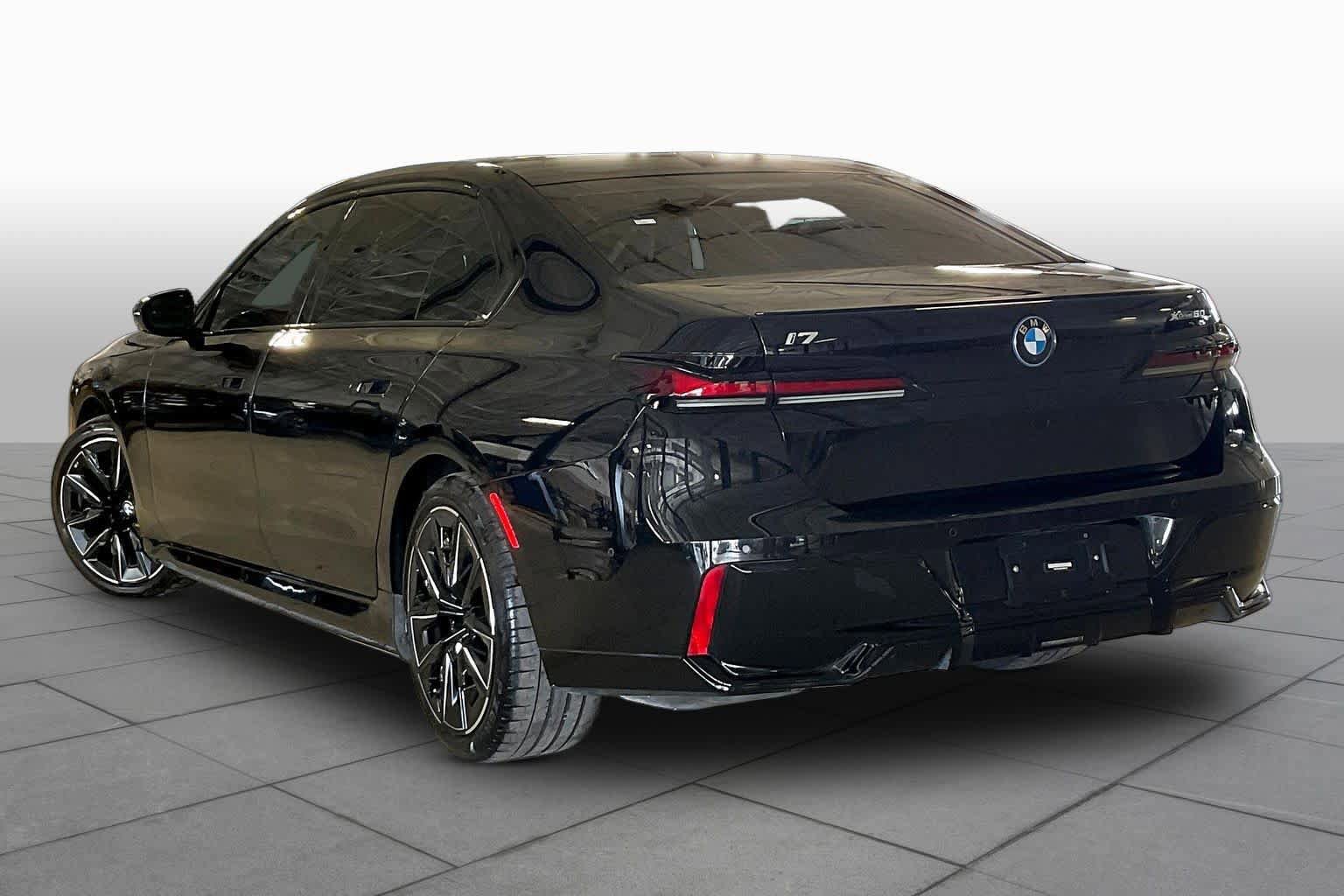Used 2023 BMW i7 xDrive60 w/ Executive Package 2 image 11
